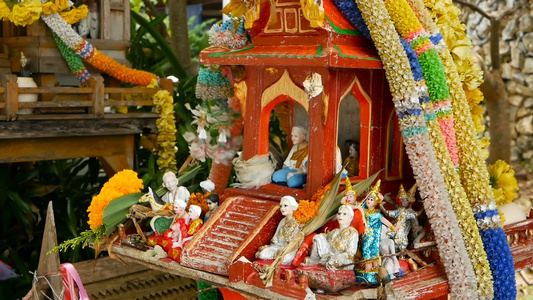 小型佛教寺庙多彩的花园圣法拉普姆Sanphrahphum视频