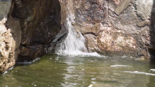 湖水河水溪流流水水流波浪倒影视频