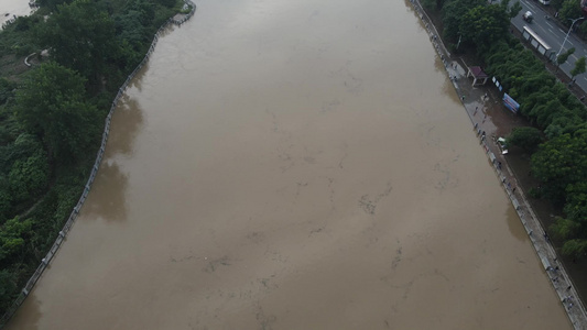 航拍南方洪水灾害涨洪水视频