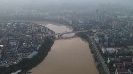 航拍南方洪水灾害涨洪水视频