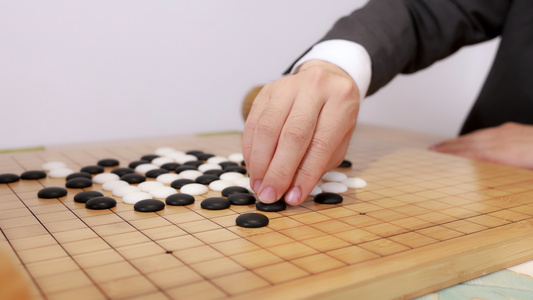 商务人士下棋特写视频