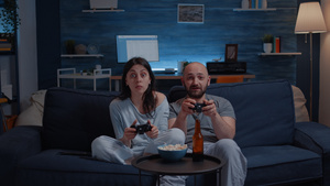 被确定为受控的兴奋型夫妇双赢电玩游戏19秒视频