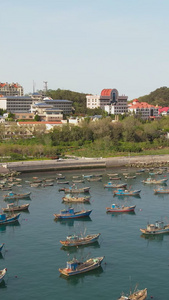 航拍海滨城市威海海湾海岸线风光视频山东旅游视频