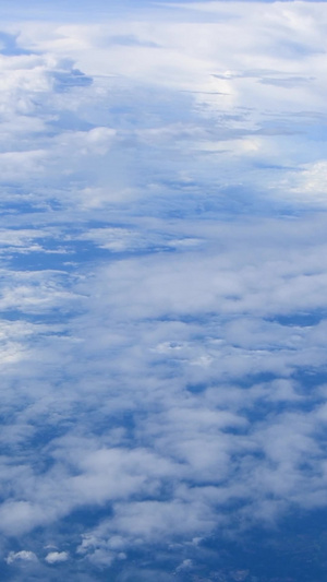 飞机上航拍云海天空空镜27秒视频