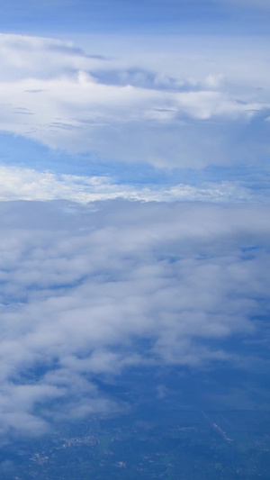 飞机上航拍云海空中航拍27秒视频