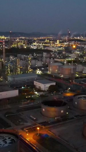 航拍南京江北新区化工厂夜景中国化工19秒视频