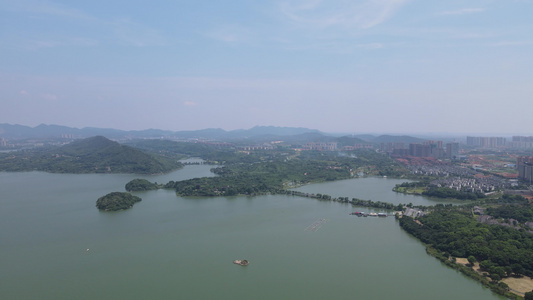 航拍湖南岳阳洞庭湖度假区[洞庭湖畔]视频