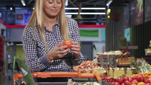 超市的西红柿16秒视频