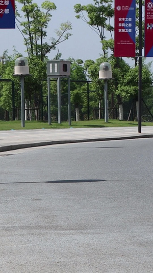 【该视频无肖像权，请勿商用】城市交警铁骑实拍视频交警摩托车12秒视频