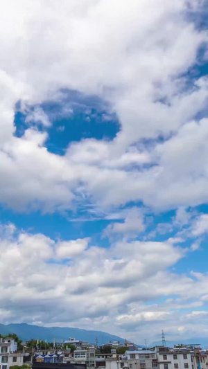 延时大理苍山飘动的云15秒视频