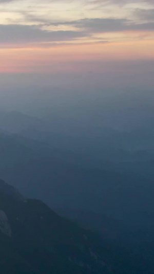 中国山脉天际线航拍延时老君山7秒视频