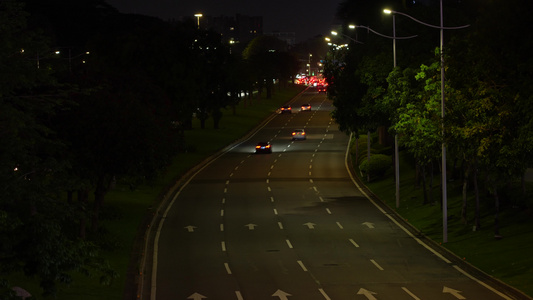 实拍城市夜晚街景车流视频