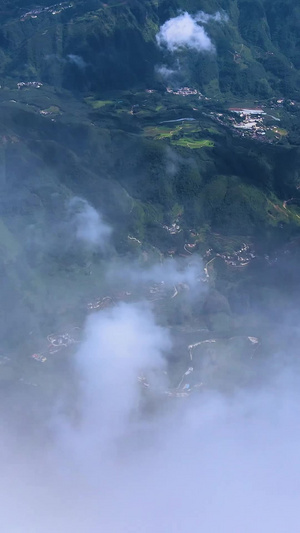 航拍云南风光大山深处云雾缭绕大自然34秒视频