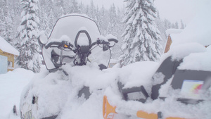 在西比利亚的滑雪小屋中暴风雪20秒视频