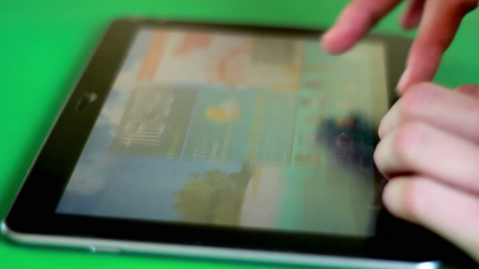 屏幕Pipad新设备上的滑动程序图标视频