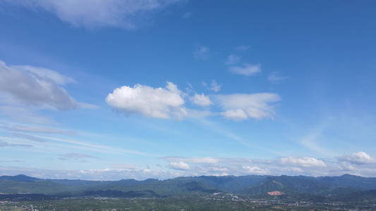 航拍山川蓝天白云自然风景视频