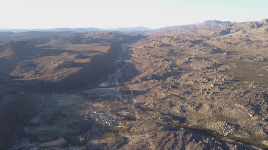 飞越非洲南部Cederberg小村庄的空中飞行视频