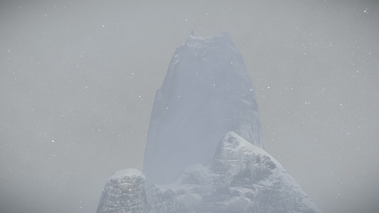 云层上山顶的登山者雪暴无人驾驶飞机飞行4k视频