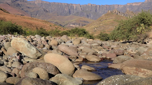 非洲南部的德拉肯斯堡山景色视频