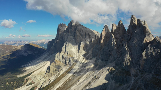 塞塞达峰的壮丽景色特伦蒂诺上阿迪杰多洛米蒂阿尔卑斯山视频