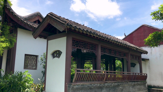 公园里的中国风格传统建筑亭子视频