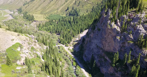 从上面看森林和峡谷的风景22秒视频