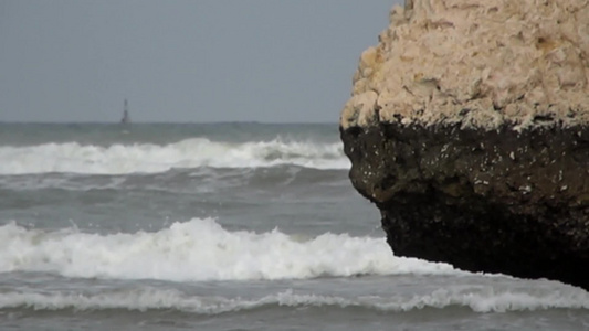 海的波浪慢动视频