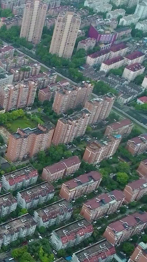 俯拍城市房屋建筑航拍中国24秒视频