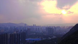 晚霞日落下的西宁城市全景延时摄影5秒视频