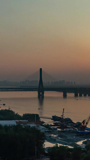 武汉天兴洲长江大桥日落延时视频航拍武汉12秒视频