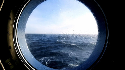 船舱外的海洋视频