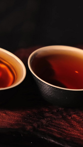 水滴到茶杯中泛起水光茶文化视频