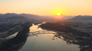 5A风景区天台山迎着夕阳航拍飞行4K89秒视频