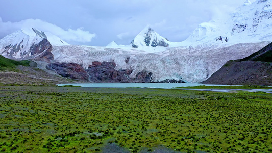 西藏萨普神山航拍视频