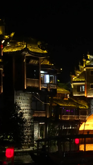 湖南凤凰古城4A级旅游景区夜景沱江游船地标彩虹桥素材夜景素材64秒视频