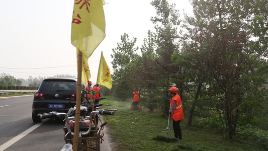 高清实拍环卫工人清扫路面道路养护[环卫局]视频