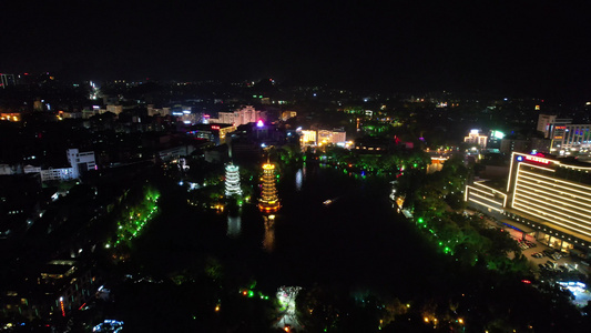 航拍城市夜景灯光交通车辆行驶视频