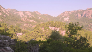 跨越山地和海环礁湖的风景20秒视频