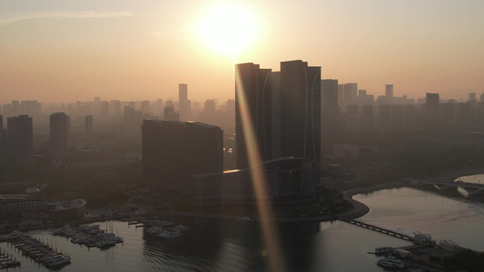 夕阳晚霞中的日照城市风光航拍 视频