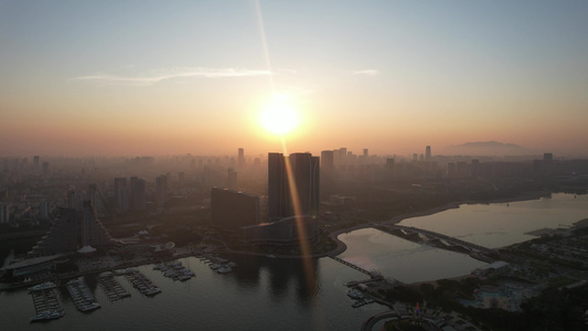 夕阳晚霞中的日照城市风光航拍 视频