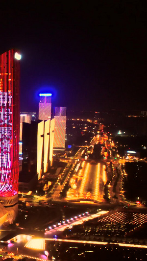 航拍南京地标保利大剧院夜景南京双子楼19秒视频