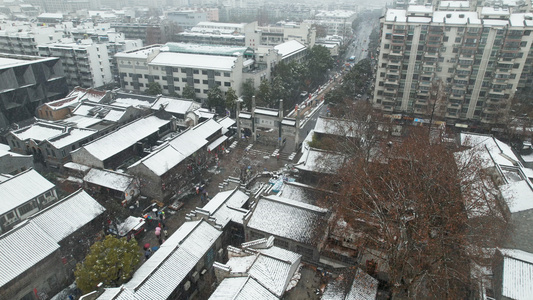 4k航拍雪中南京秦淮老门东景区视频