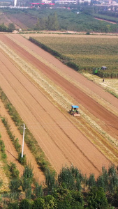陕西农业拖拉机耕地作业航拍素材乡村振兴视频