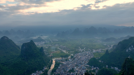 广西桂林山水漓江风光日出晨曦耶稣光视频