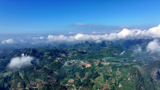 广西桂林山水漓江风光日出云海 高空穿云视频