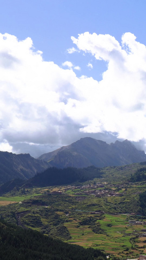 著名旅游景区扎尕那景区业日村全景延时视频高海拔17秒视频