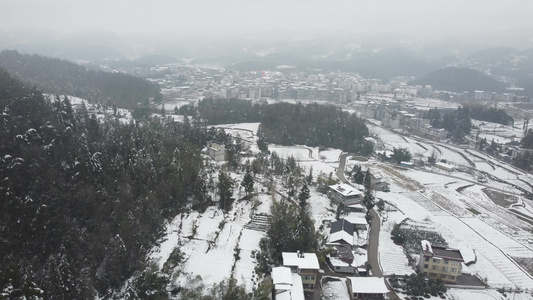 雪景 雪中小山村美景航拍视频