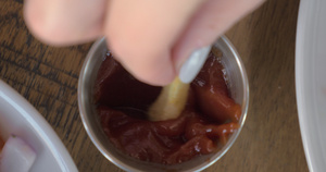 薯条加番茄酱7秒视频