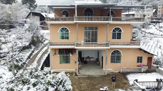 雪景 雪中小山村美景航拍视频