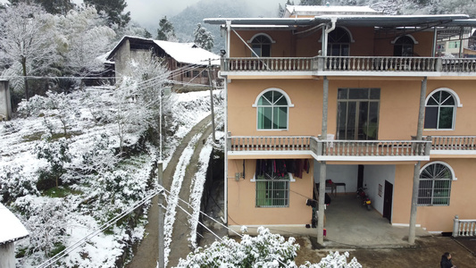 雪景 雪中小山村美景航拍视频